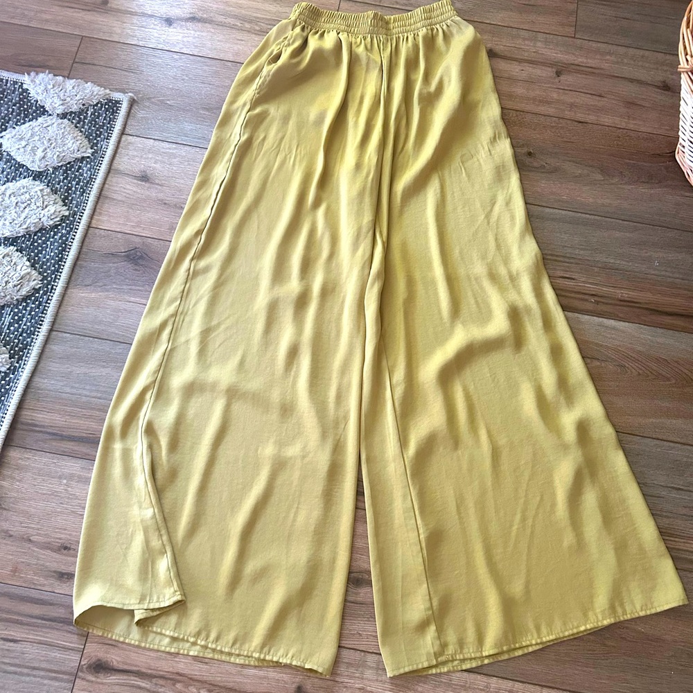 Wide leg pants
